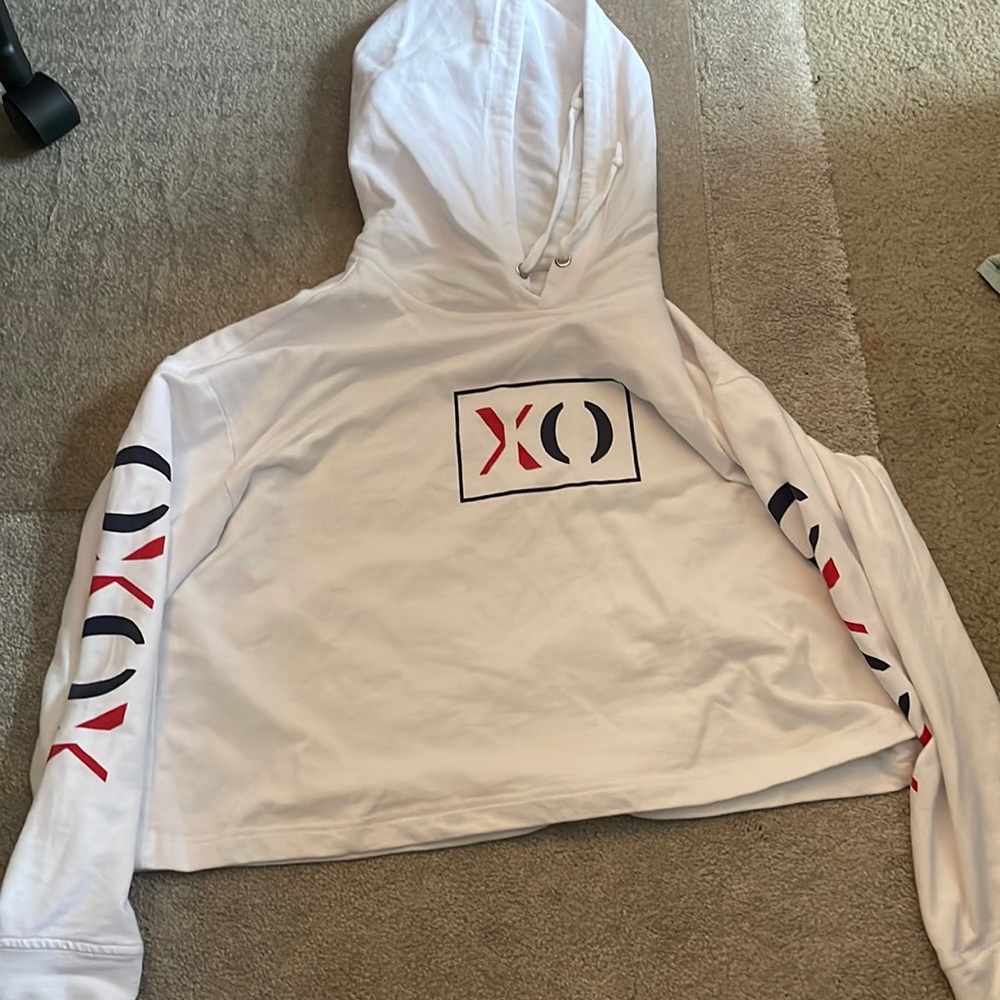 brand xoxo, size L, very cropped shirt, very comfortable